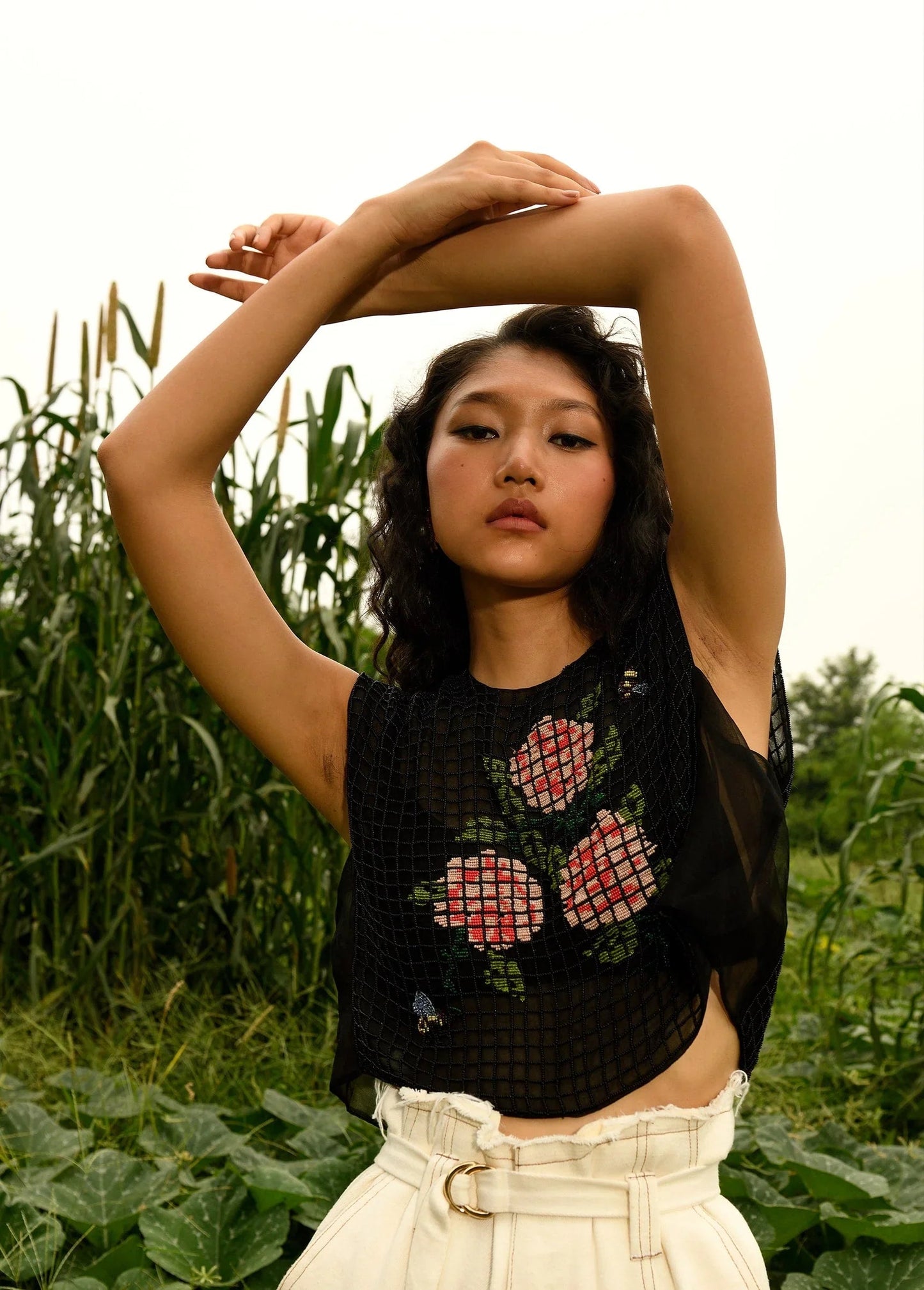 Buy 3 Roses on Black Bib